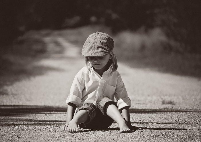 Girl Sitting Road Nature Outdoors Dirt Road Trees 